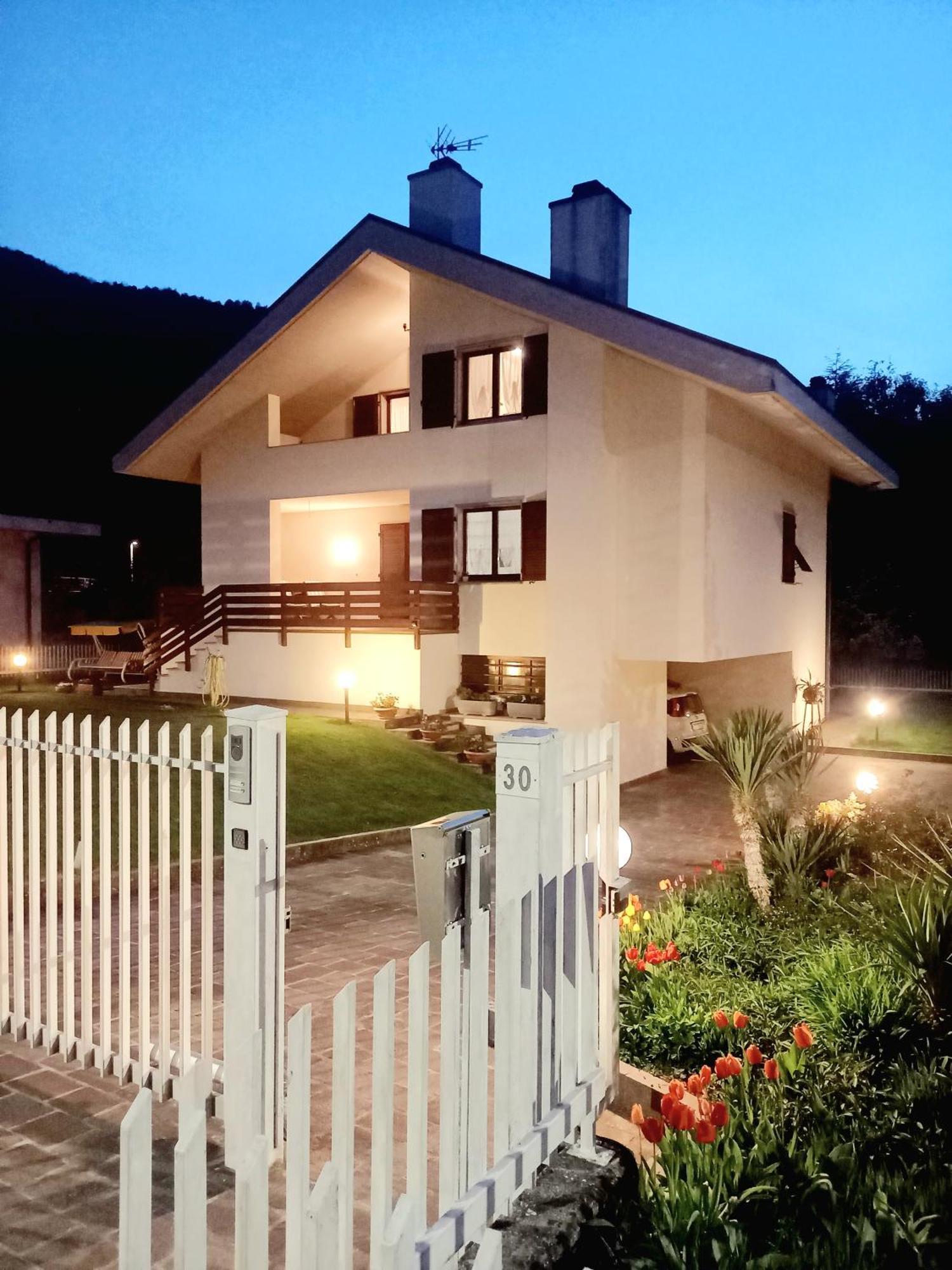Casa Diletta Luxury Apartment Cavedine Exterior photo